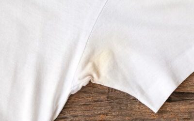 Mẹo tẩy vết ố vàng trên áo các gia đình nên biết