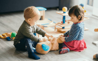 Những bệnh nguy hiểm ảnh hưởng đến sức khỏe của con từ sàn nhà bẩn