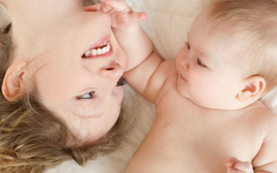 Mẹ cần lưu ý gì khi trẻ sơ sinh bị khô da?