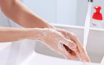 Bí quyết giữ da tay mềm mại khi phải tiếp xúc với nước rửa chén thường xuyên