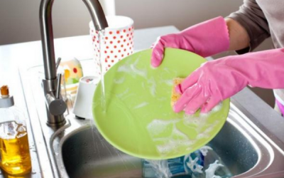 4 Mẹo làm sạch dầu mỡ nhanh chóng trên đồ nhựa